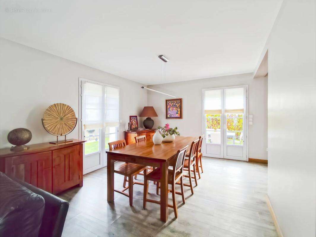 Maison à VERNEUIL-SUR-SEINE