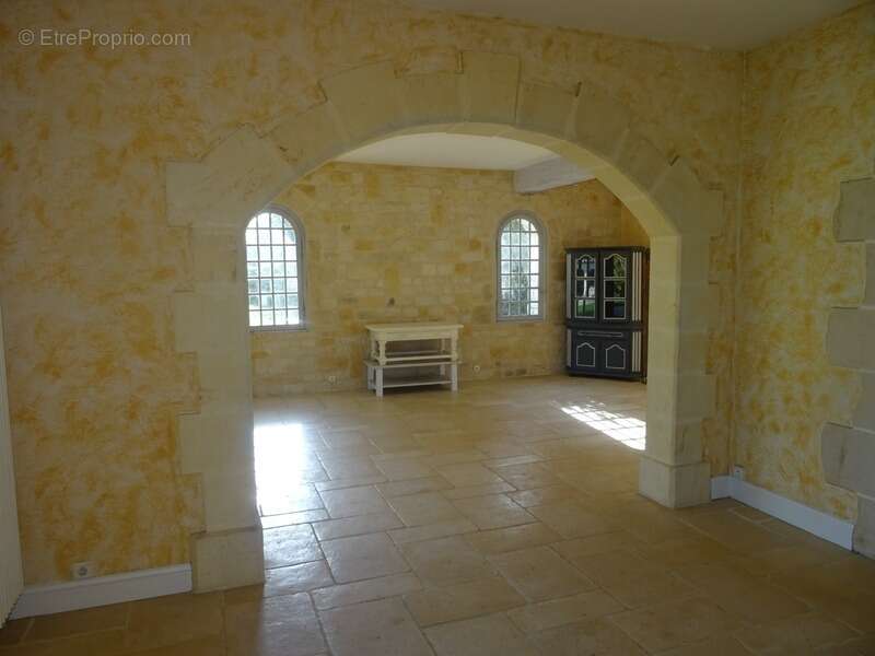 Maison à ROULLET-SAINT-ESTEPHE