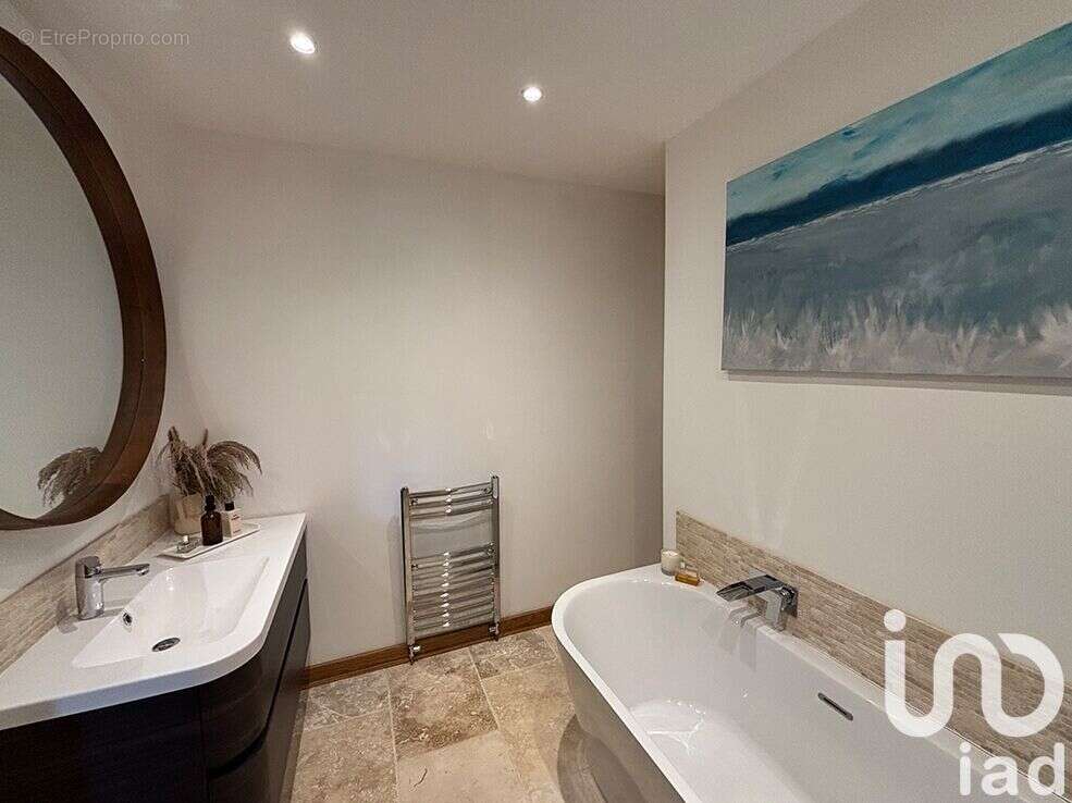 Maison 358 m² à Mandeville-En-Bessin  - photo 7