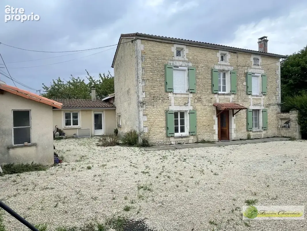 Maison à FOUQUEURE