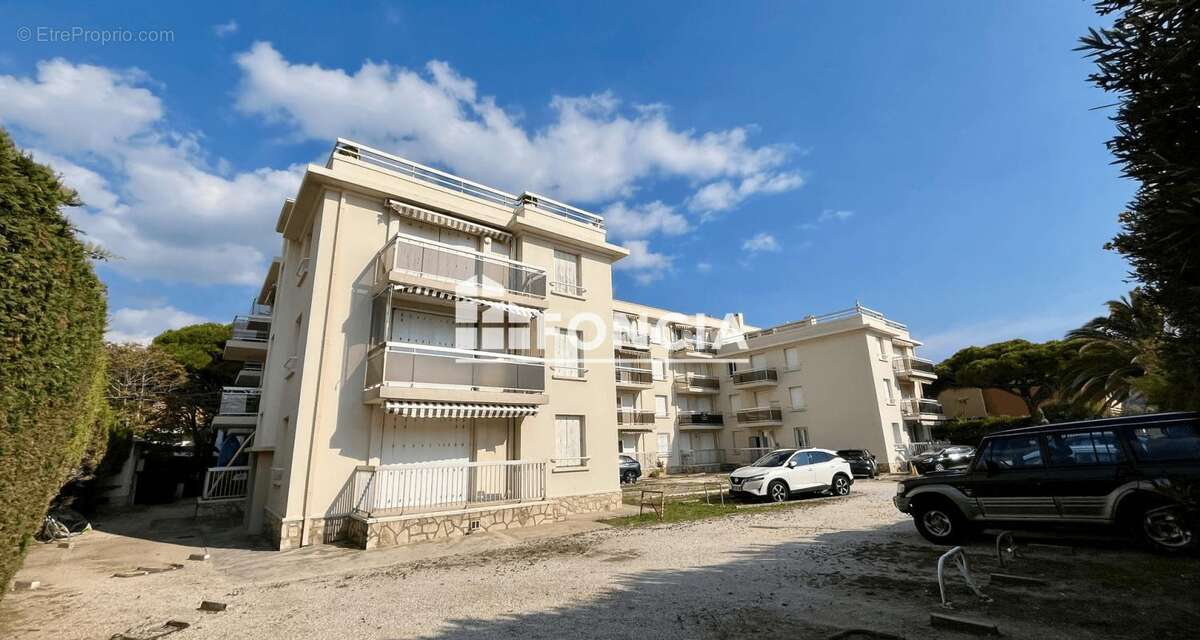 Appartement à SAINT-CYR-SUR-MER