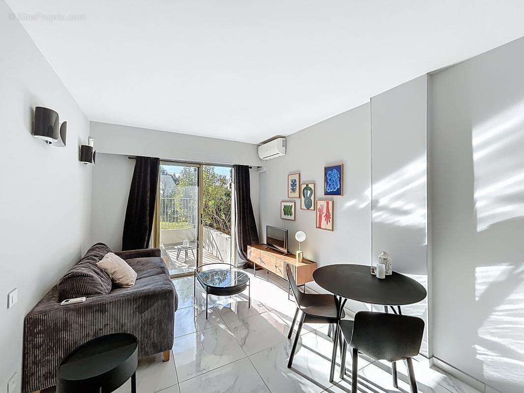 Appartement à LE CANNET