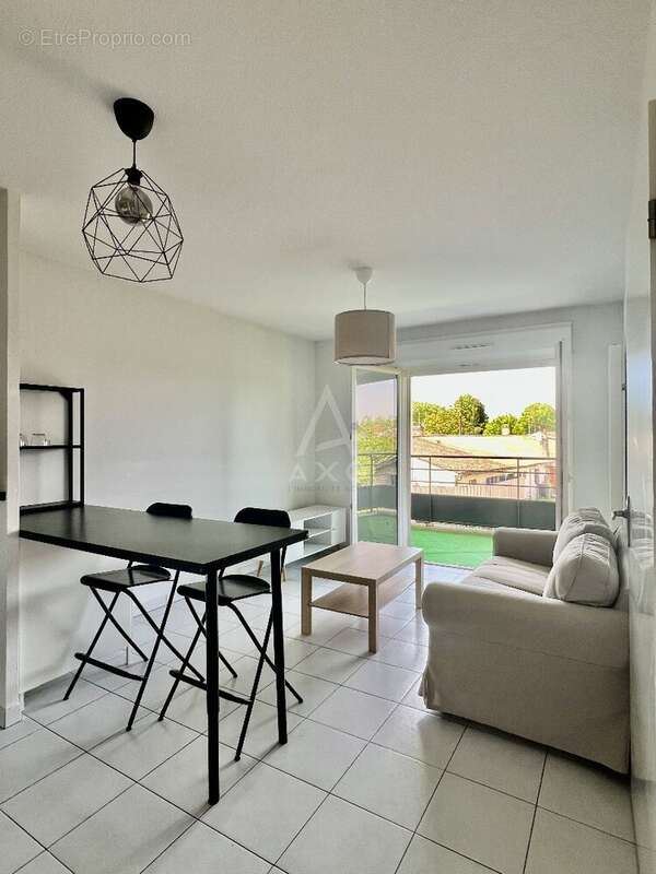 Appartement à PAREMPUYRE