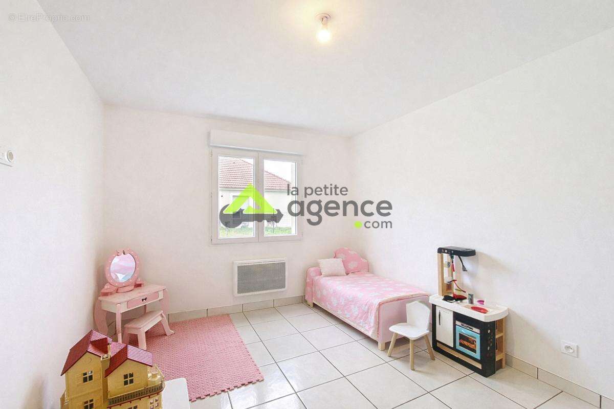 Maison à SAINTE-FEYRE