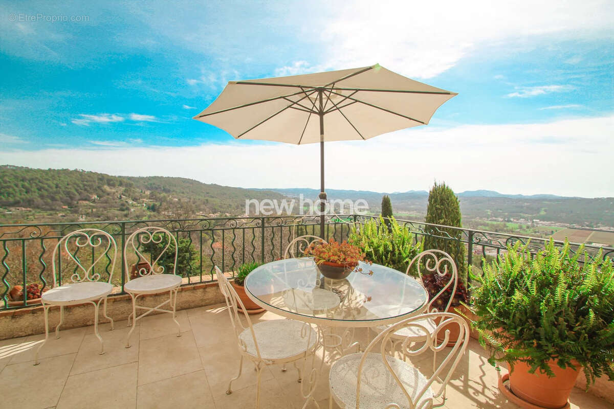 Appartement à FAYENCE