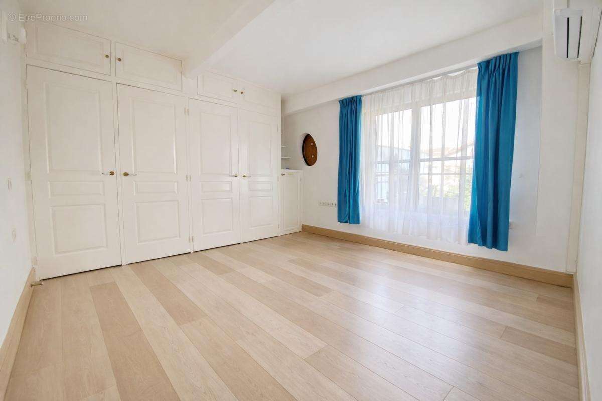 Maison à GENNEVILLIERS