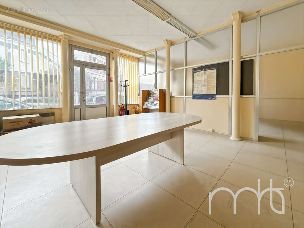 Commerce à COLOMBES