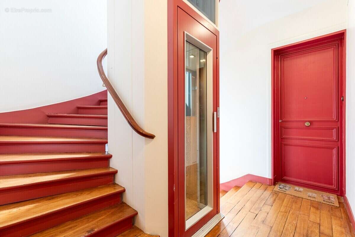 Appartement à PARIS-10E