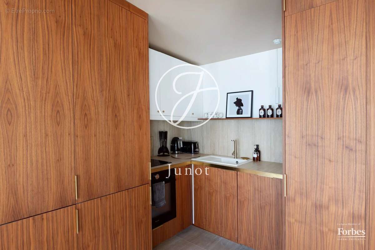Paris 9e - BLANCHE - Appartement - 3 pièces - 70,06m² Carrez - 69,63m² au sol - 1 chambre - 1 bureau -  Balcon filant - photo 11