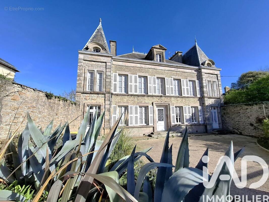 Photo 1 - Maison à SAINT-VAAST-LA-HOUGUE