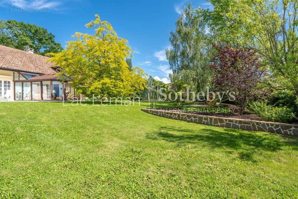 Maison à CHENS-SUR-LEMAN