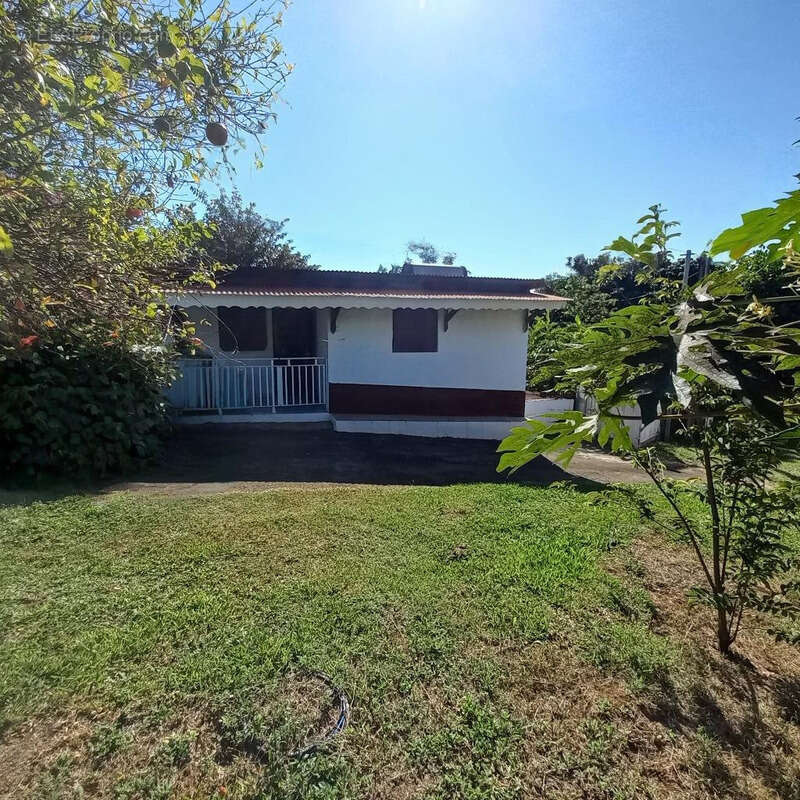 Maison à PETIT-BOURG