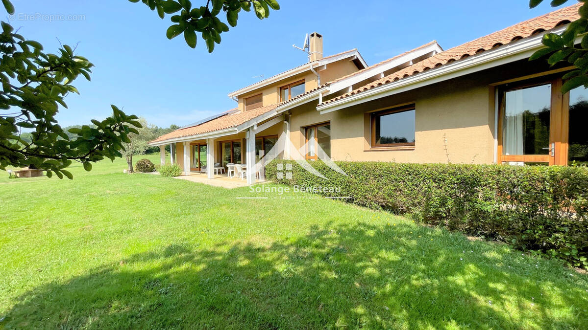 Maison à CASTELJALOUX