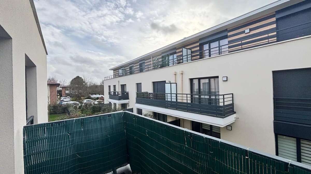 Appartement à VOISINS-LE-BRETONNEUX