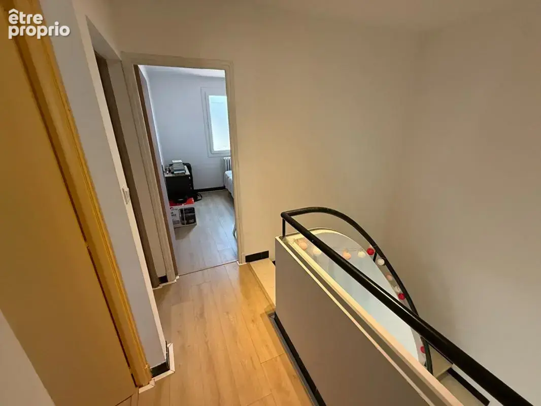 CARCASSONNE Maison trois faces entièrement rénovée avec garage terrasse et trois chambres proche commodités - photo 11