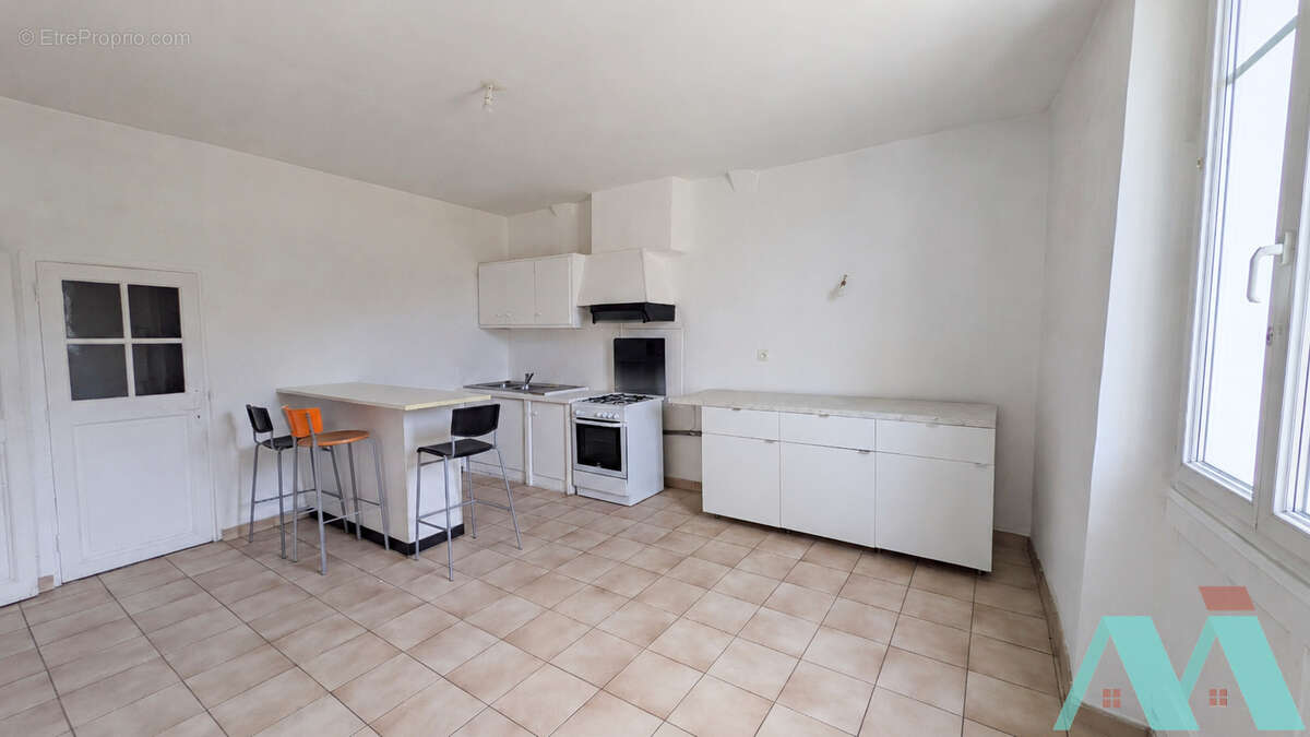 Appartement à SIGNES