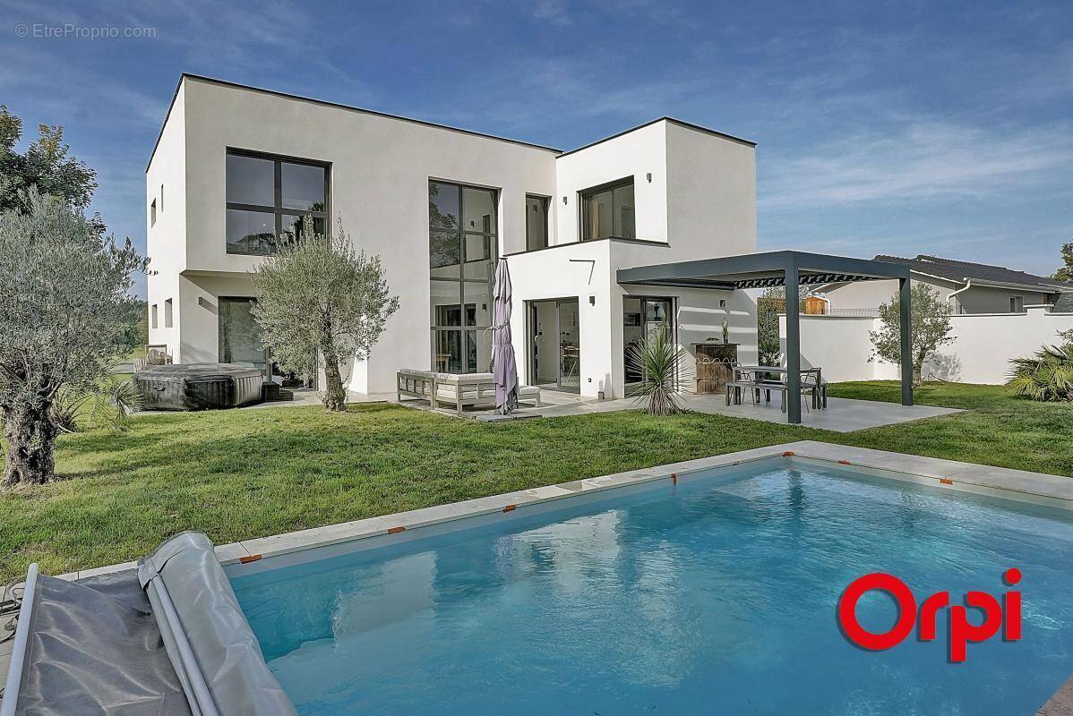 Maison à FONTAINES-SAINT-MARTIN