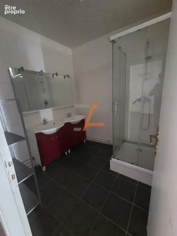 Appartement F3 rénové   74 m2   Hyper centre - photo 4