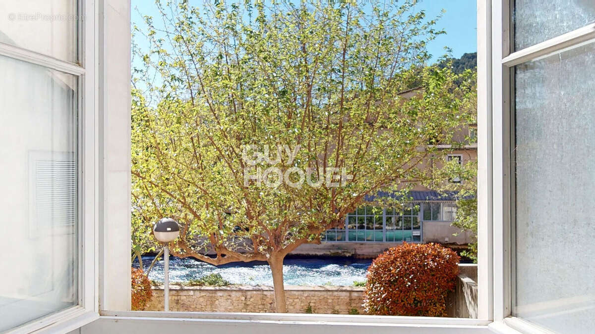 Appartement à FONTAINE-DE-VAUCLUSE