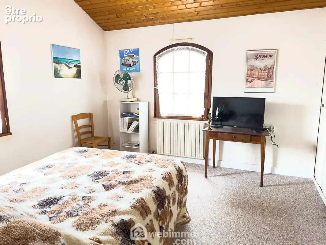La 1ère chambre possède sa propre salle de douche.