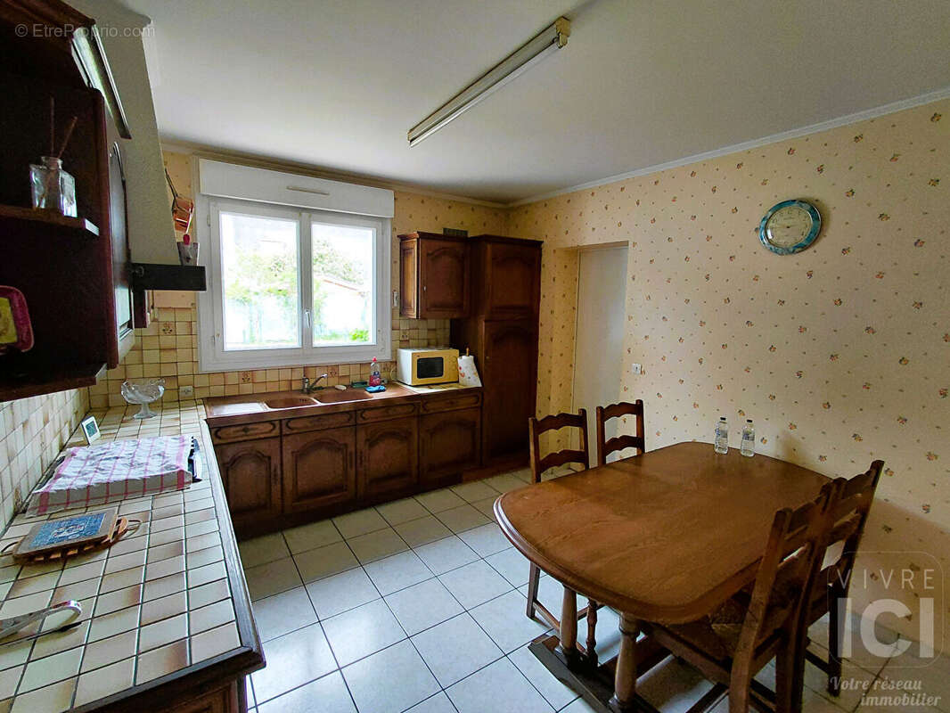 Maison à SAINTE-LUCE-SUR-LOIRE
