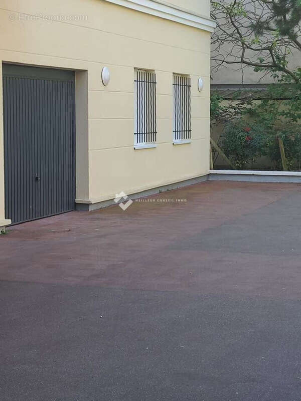 Commerce 61 m² à Chilly-Mazarin  - photo 7
