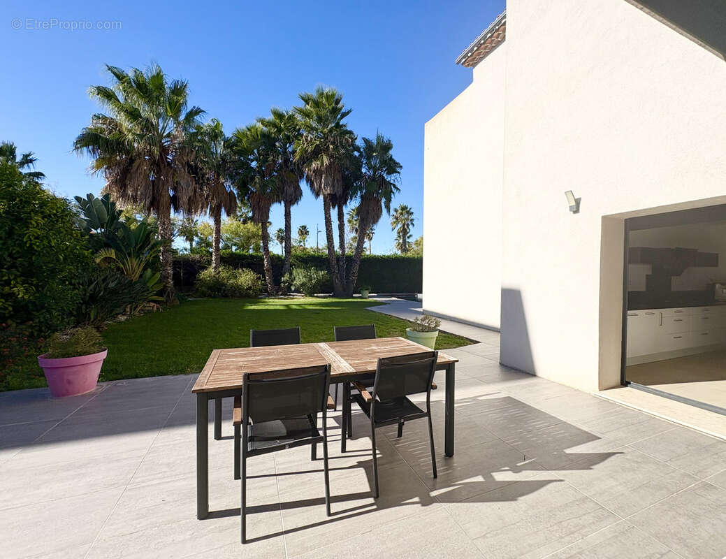 Maison à SIX-FOURS-LES-PLAGES