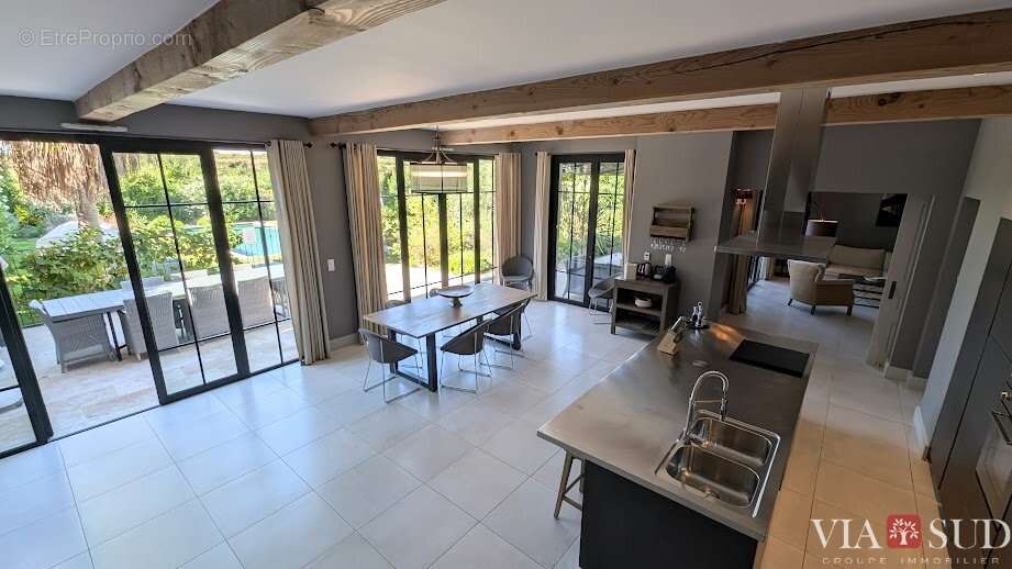 Appartement à PUISSALICON