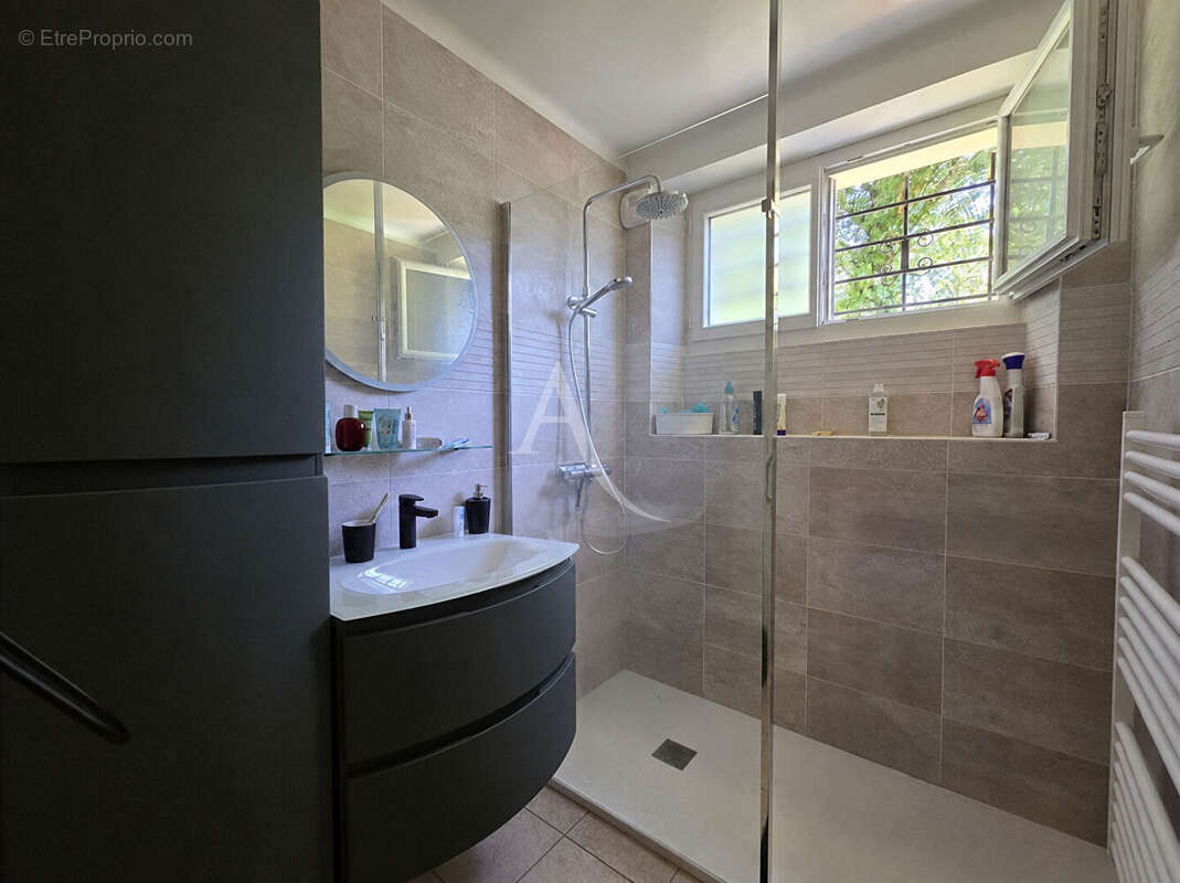 Redon centre - Maison de 120m²  avec terrain constructible. - photo 8