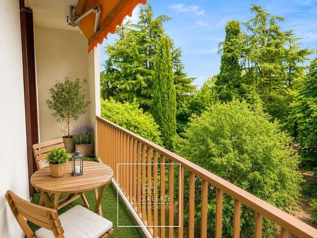 RANGUEIL – T3 de 74 m² – Dernier étage – 2 balcons – Résidence arborée – Climatisation – Métro à pied - photo 2
