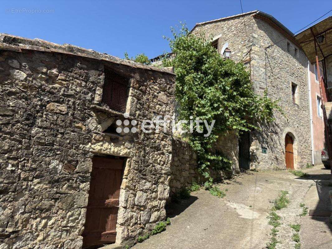 Maison à LA TOUR-SUR-ORB