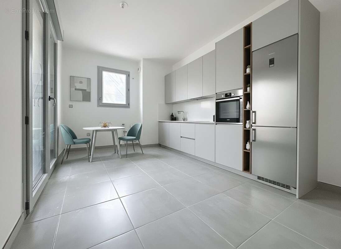 Appartement à FLASSANS-SUR-ISSOLE