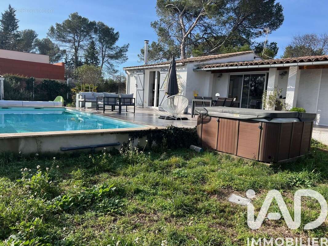 Photo 2 - Maison à NIMES