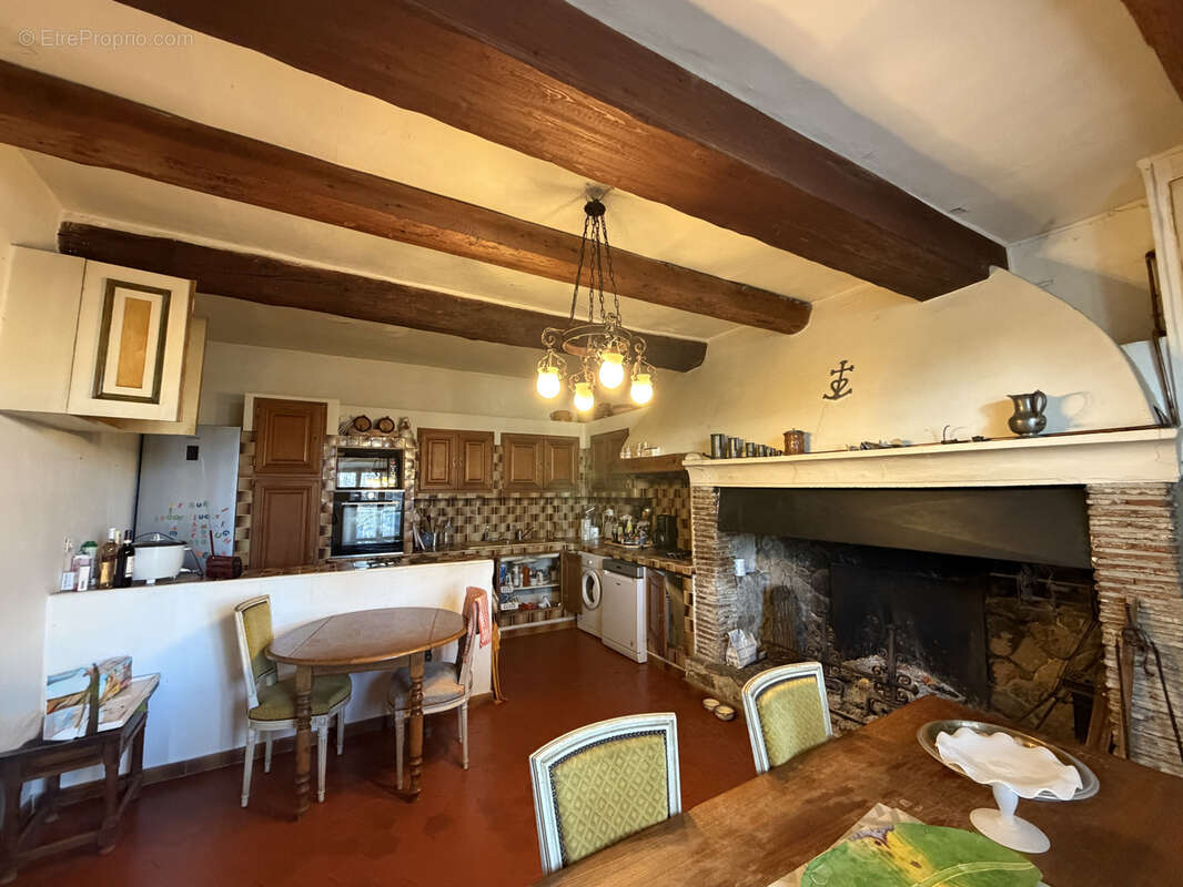 Maison à SAINT-CYR-SUR-MER