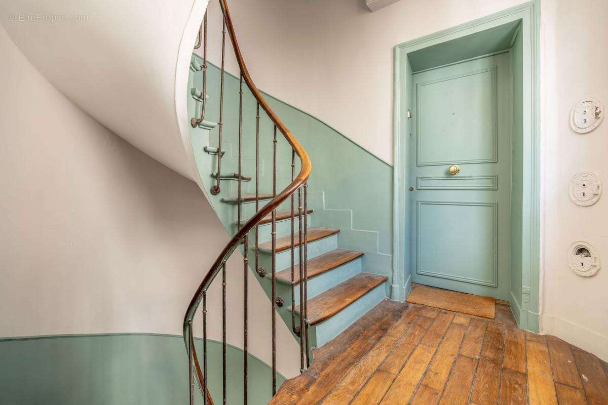 Appartement à PARIS-2E