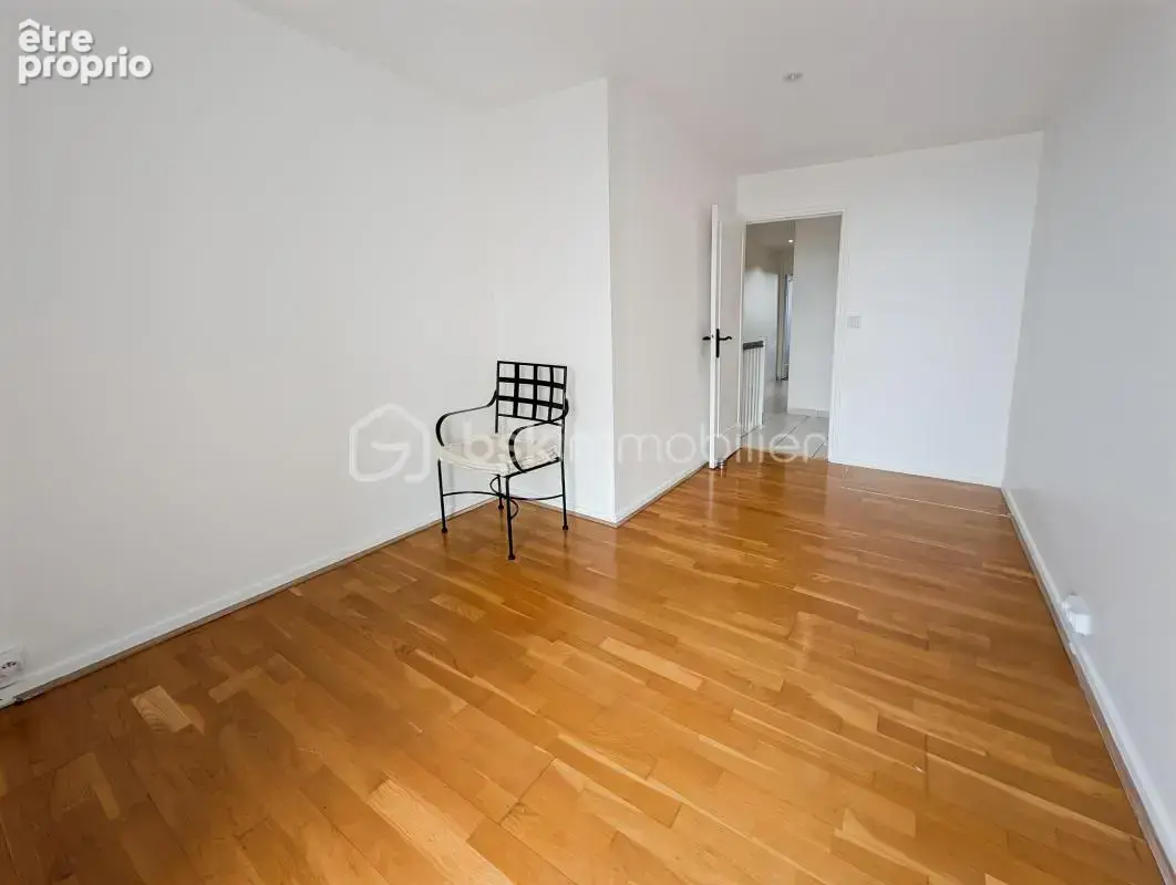 Superbe duplex champigny centre proche futur metro 15 avec parking balcon et cave - photo 12