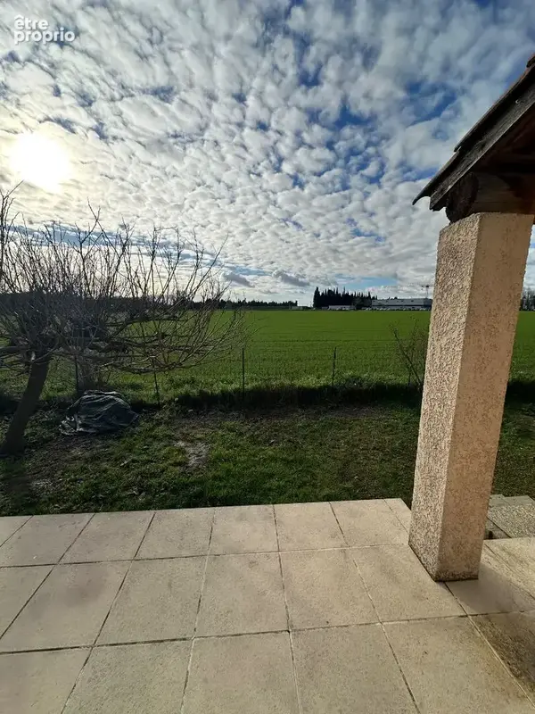 Saint Etienne du Grès : Villa de plein pied, 3 chambres, terrain 410m² - photo 5