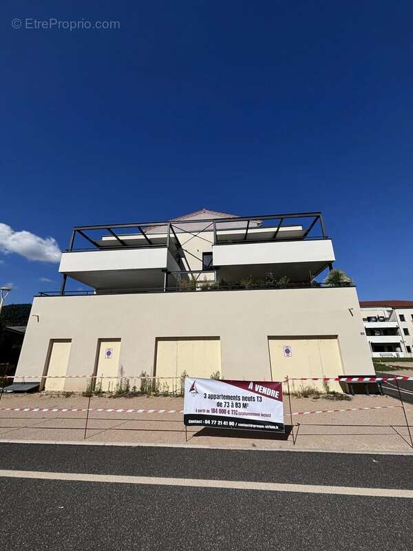 Commerce à BAS-EN-BASSET