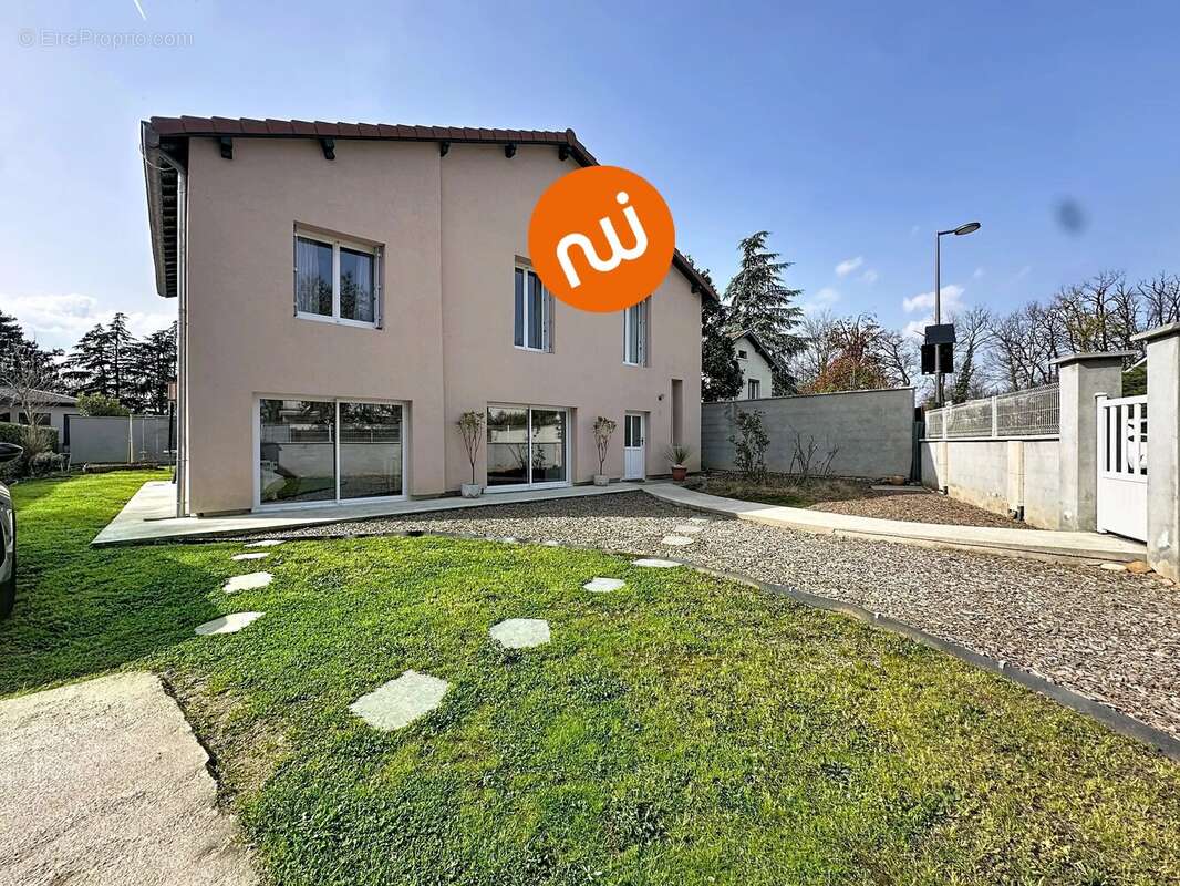 Maison à TASSIN-LA-DEMI-LUNE
