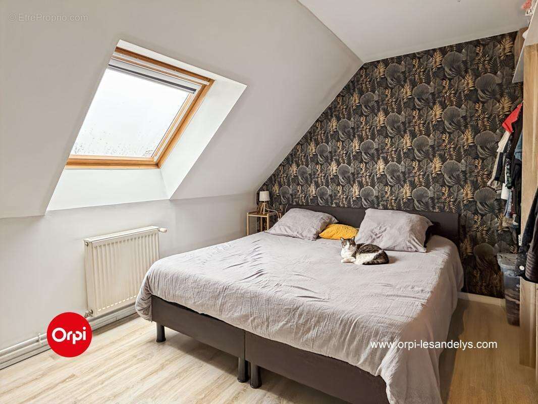 Maison à COURCELLES-SUR-SEINE