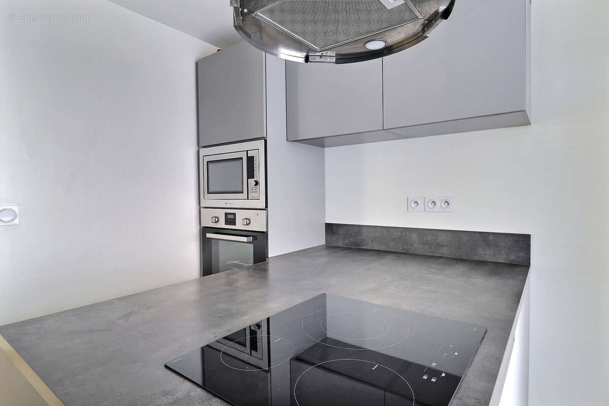 Appartement à MARSEILLE-4E