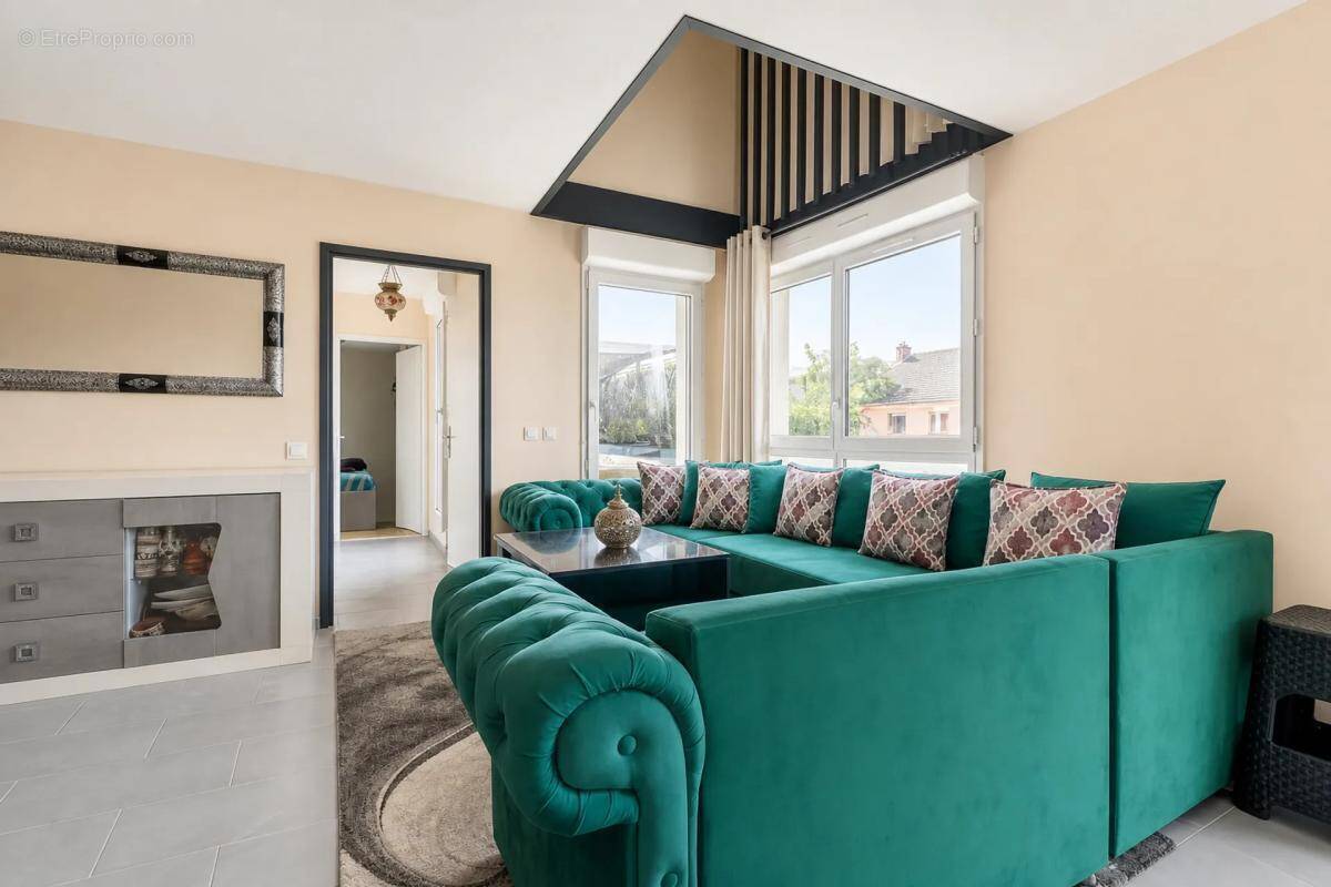 Appartement à STAINS