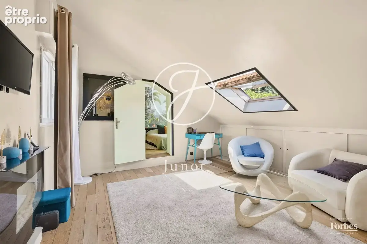 Saint-Cloud - PASTEUR - Maison de 275m² - 5 chambres - Terrain 416m² - photo 13