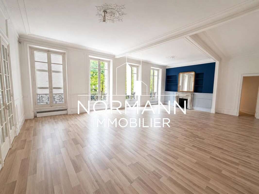Appartement à NEUILLY-SUR-SEINE