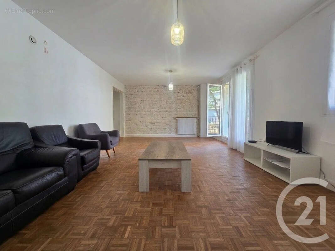Appartement à SAINT-MAUR-DES-FOSSES