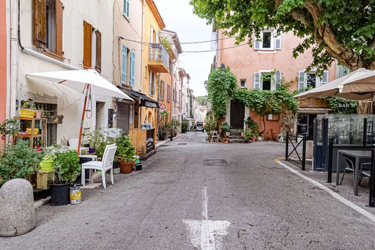 Appartement à MOUANS-SARTOUX