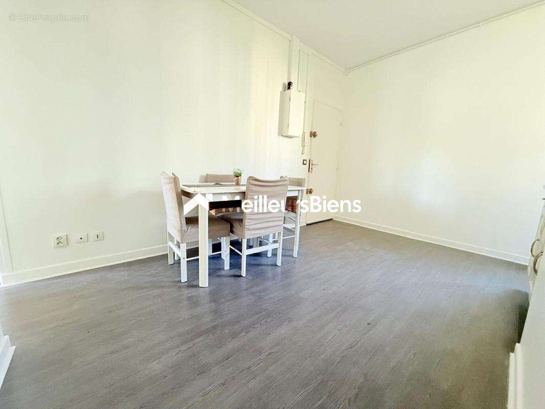 Appartement à PERSAN