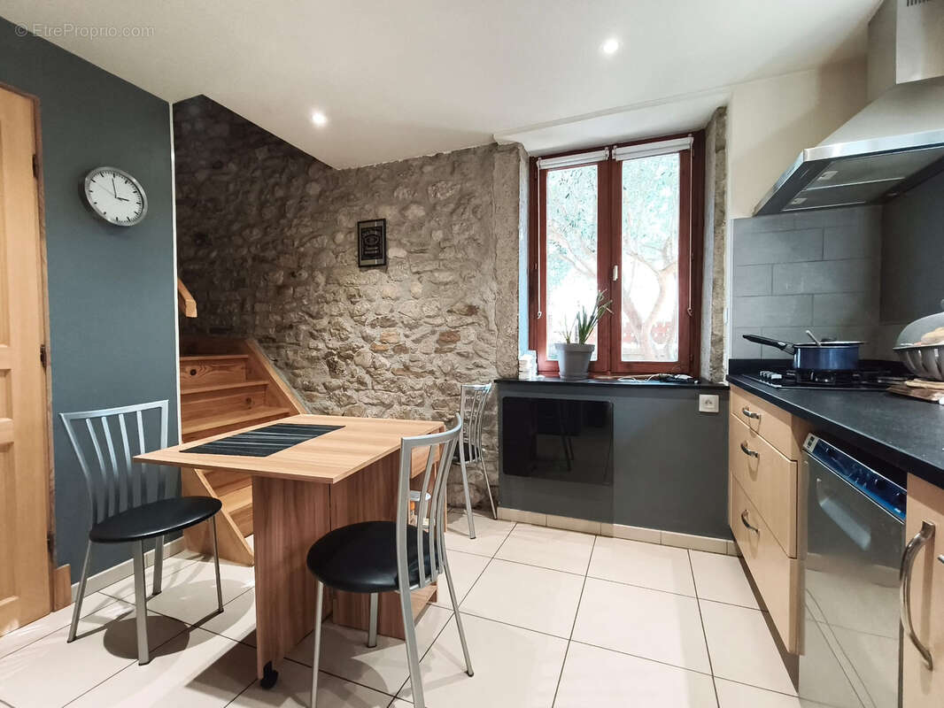 Maison à SERRIERES-DE-BRIORD