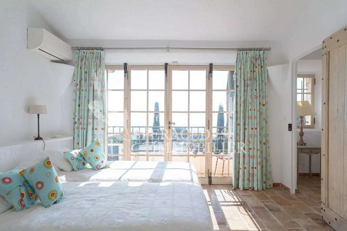 Maison à TOURRETTES-SUR-LOUP