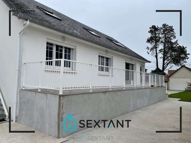 Maison à BOURG-ACHARD